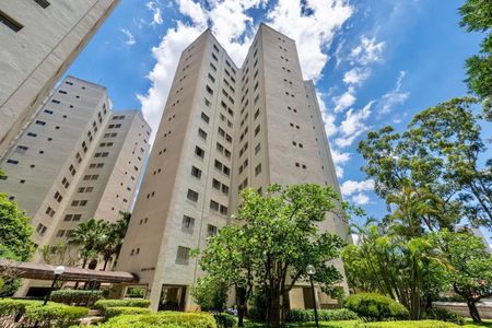 Apartamento à venda com 102m², 3 quartos e 1 vagaFachada