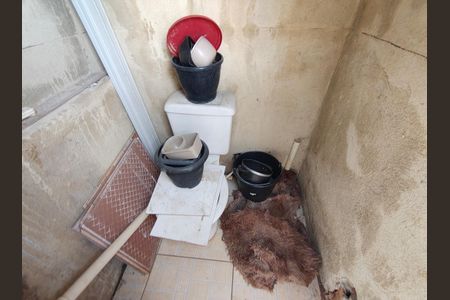 Casa à venda com 105m², 2 quartos e sem vagaBanheiro - Terraço