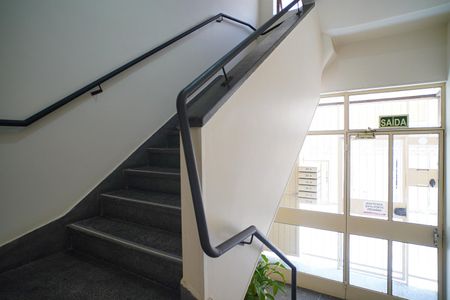 Apartamento à venda com 122m², 2 quartos e 2 vagasEscada 