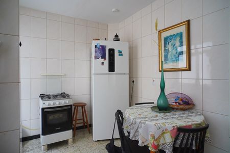 Apartamento à venda com 122m², 2 quartos e 2 vagasCozinha 