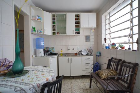 Apartamento à venda com 122m², 2 quartos e 2 vagasCozinha 