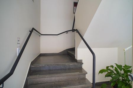 Apartamento à venda com 122m², 2 quartos e 2 vagasEscada 