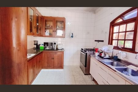 Casa para alugar com 216m², 3 quartos e 6 vagasCozinha