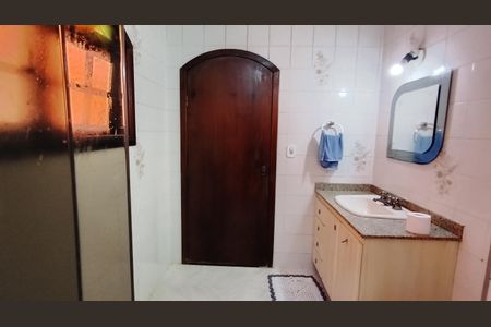 Casa para alugar com 216m², 3 quartos e 6 vagasBanheiro