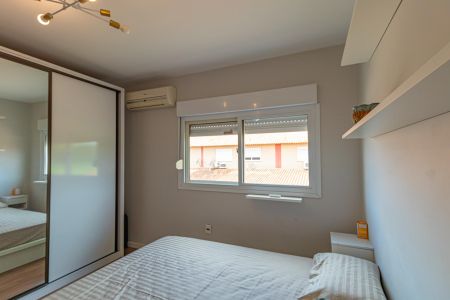 Quarto 1 de casa de condomínio à venda com 2 quartos, 80m² em Rio Branco, Canoas