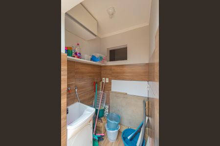 Casa de condomínio à venda com 80m², 2 quartos e 1 vagaÁrea de Serviço