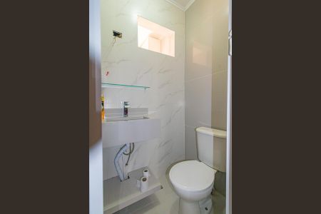 Lavabo de casa de condomínio à venda com 2 quartos, 80m² em Rio Branco, Canoas