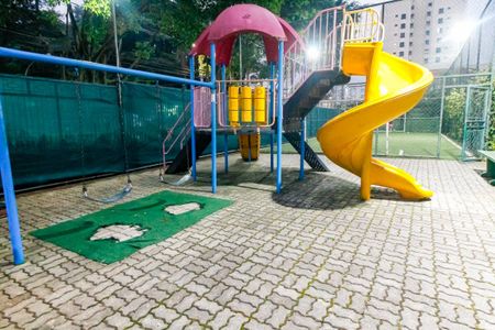 Apartamento para alugar com 143m², 3 quartos e 2 vagasÁrea comum - Playground