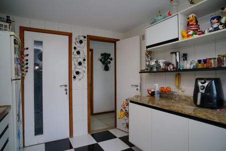 Apartamento à venda com 200m², 3 quartos e 3 vagas Apartamento à venda com 200m², 3 quartos e 3 vagasCozinha