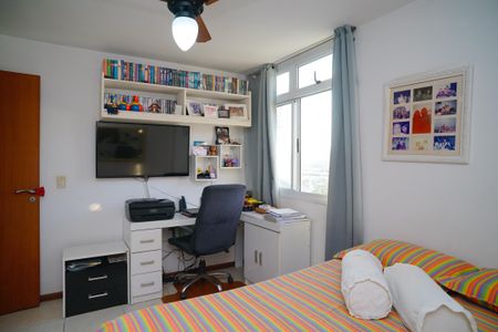 Apartamento à venda com 200m², 3 quartos e 3 vagas Apartamento à venda com 200m², 3 quartos e 3 vagasQuarto 2