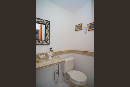 Apartamento à venda com 200m², 3 quartos e 3 vagas Apartamento à venda com 200m², 3 quartos e 3 vagasLavabo