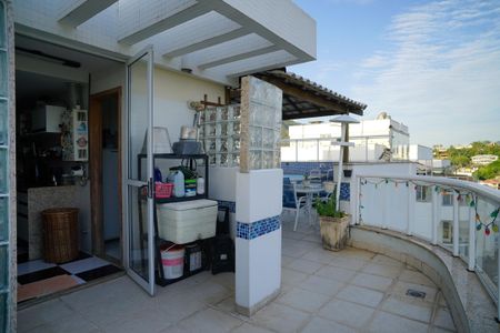 Apartamento à venda com 200m², 3 quartos e 3 vagas Apartamento à venda com 200m², 3 quartos e 3 vagasÁrea externa