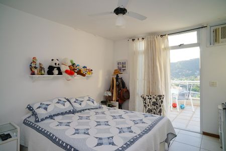 Apartamento à venda com 200m², 3 quartos e 3 vagas Apartamento à venda com 200m², 3 quartos e 3 vagasQuarto 3