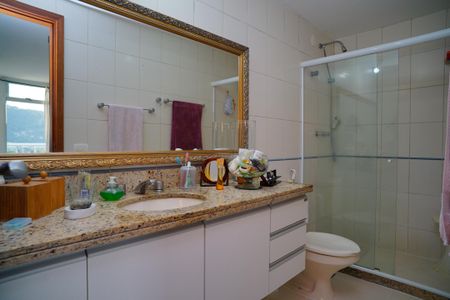 Apartamento à venda com 200m², 3 quartos e 3 vagas Apartamento à venda com 200m², 3 quartos e 3 vagasBanheiro do Quarto 3