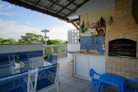 Apartamento à venda com 200m², 3 quartos e 3 vagas Apartamento à venda com 200m², 3 quartos e 3 vagascobertura