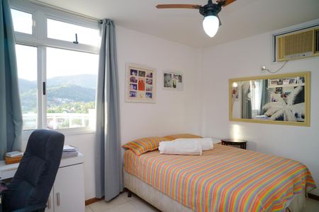 Apartamento à venda com 200m², 3 quartos e 3 vagas Apartamento à venda com 200m², 3 quartos e 3 vagasQuarto 2