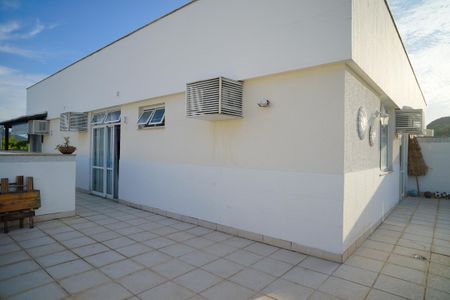 Apartamento à venda com 200m², 3 quartos e 3 vagas Apartamento à venda com 200m², 3 quartos e 3 vagasÁrea externa