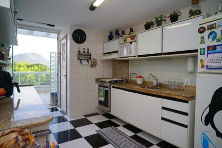 Apartamento à venda com 200m², 3 quartos e 3 vagas Apartamento à venda com 200m², 3 quartos e 3 vagasCozinha