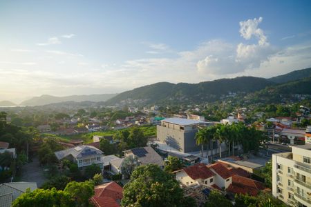 Apartamento à venda com 200m², 3 quartos e 3 vagas Apartamento à venda com 200m², 3 quartos e 3 vagasVista da Sacada