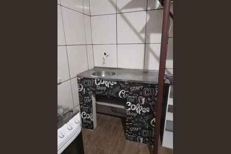 Cozinha  de apartamento para alugar com 1 quarto, 35m² em Passo da Areia, Porto Alegre