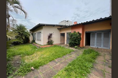 Casa à venda com 180m², 3 quartos e 3 vagasFachada