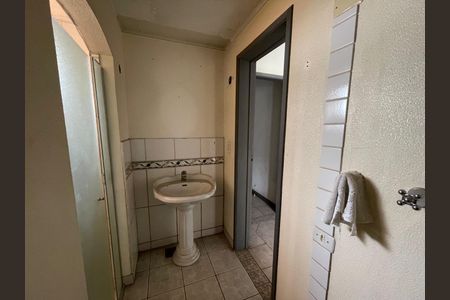 Casa à venda com 180m², 3 quartos e 3 vagasBanheiro 