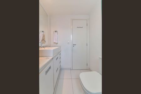 Apartamento para alugar com 67m², 2 quartos e 2 vagas Apartamento para alugar com 67m², 2 quartos e 2 vagasBanheiro da Suíte