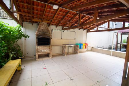 Apartamento para alugar com 50m², 2 quartos e 1 vaga Apartamento para alugar com 50m², 2 quartos e 1 vagaÁrea comum - Churrasqueira