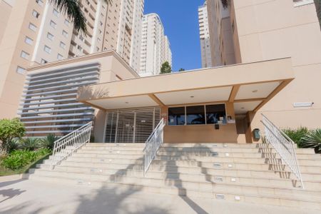 Apartamento para alugar com 58m², 2 quartos e 1 vagaFachada e portaria