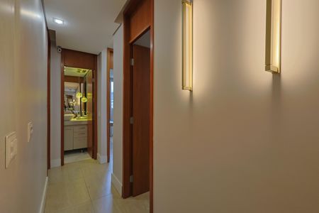 Apartamento à venda com 85m², 3 quartos e 2 vagas Apartamento à venda com 85m², 3 quartos e 2 vagasCorredor