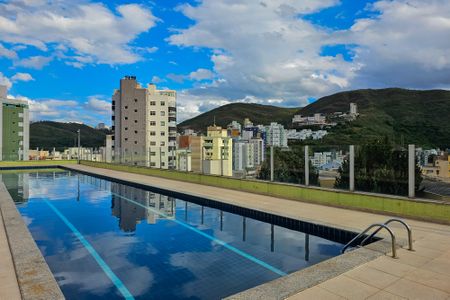 Apartamento à venda com 85m², 3 quartos e 2 vagas Apartamento à venda com 85m², 3 quartos e 2 vagasÁrea comum - Piscina