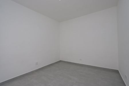 Quarto 2 de casa para alugar com 2 quartos, 110m² em Vila Industrial, São Paulo