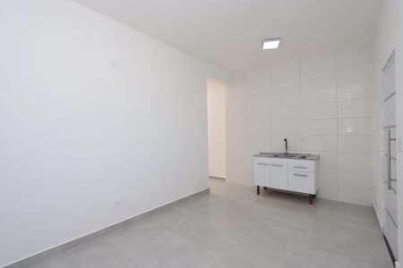 Sala e Cozinha de casa para alugar com 2 quartos, 110m² em Vila Industrial, São Paulo