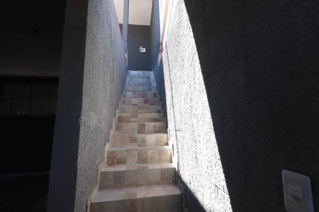 Casa para alugar com 110m², 2 quartos e 1 vagaEscada