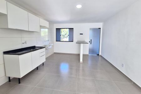 Cozinha de apartamento para alugar com 1 quarto, 50m² em Parque Equitativa, Duque de Caxias