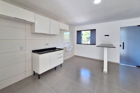 Cozinha de apartamento para alugar com 1 quarto, 50m² em Parque Equitativa, Duque de Caxias