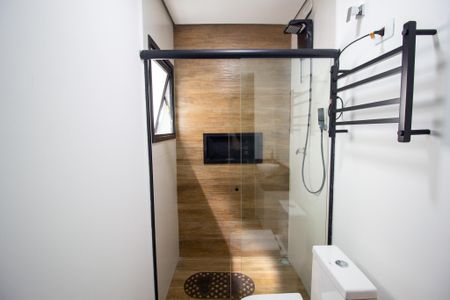 Banheiro de kitnet/studio para alugar com 1 quarto, 30m² em Vila Trujillo, Sorocaba