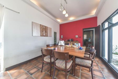 Casa à venda com 300m², 4 quartos e 4 vagasSala