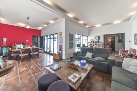 Casa à venda com 300m², 4 quartos e 4 vagasSala