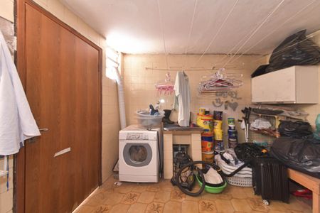 Casa à venda com 300m², 4 quartos e 4 vagasÁrea de Serviço