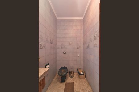 Casa à venda com 300m², 4 quartos e 4 vagasLavabo