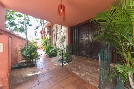 Casa à venda com 300m², 4 quartos e 4 vagasEntrada