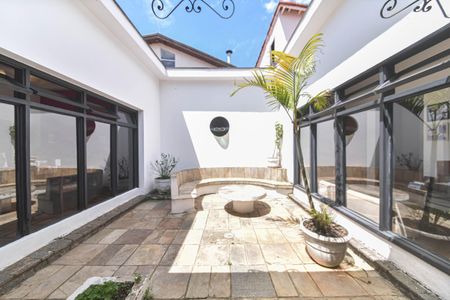 Casa à venda com 300m², 4 quartos e 4 vagasJardim de Inverno