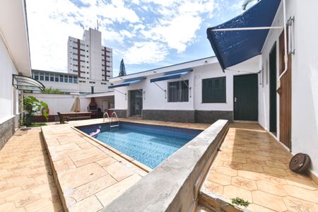 Casa à venda com 300m², 4 quartos e 4 vagasPiscina