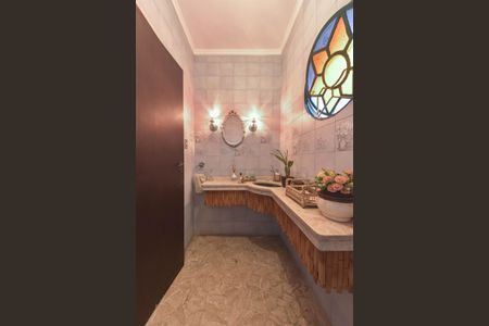 Casa à venda com 300m², 4 quartos e 4 vagasLavabo