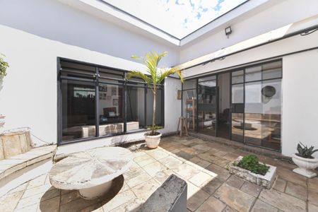 Casa à venda com 300m², 4 quartos e 4 vagasJardim de Inverno