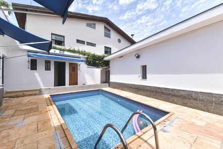Casa à venda com 300m², 4 quartos e 4 vagasPiscina
