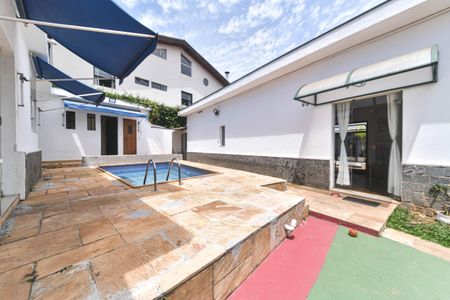 Casa à venda com 300m², 4 quartos e 4 vagasPiscina