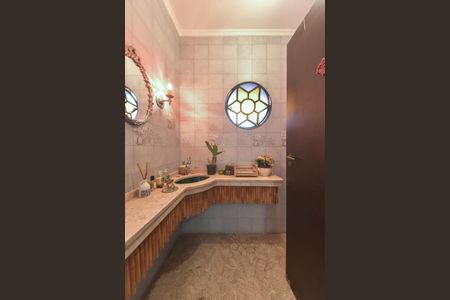 Casa à venda com 300m², 4 quartos e 4 vagasLavabo