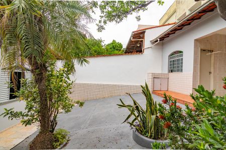 Casa à venda com 194m², 3 quartos e 1 vagaQuintal